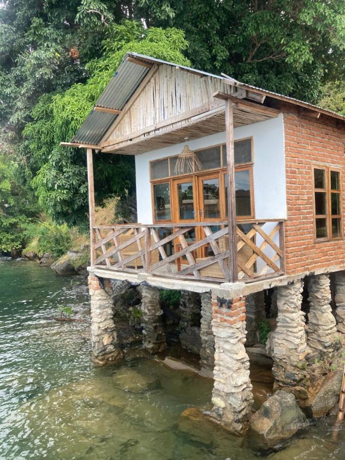 Soul Rebel Lodge & Backpackers Nkhata Bay Экстерьер фото