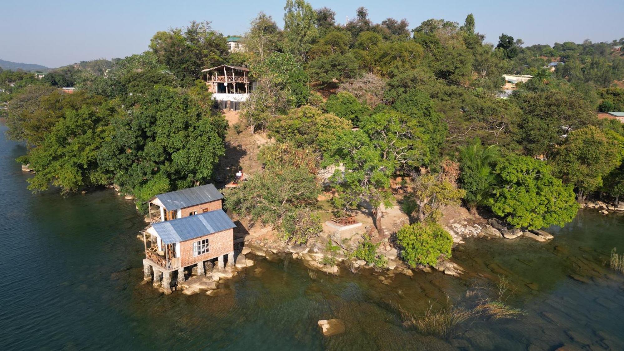 Soul Rebel Lodge & Backpackers Nkhata Bay Экстерьер фото