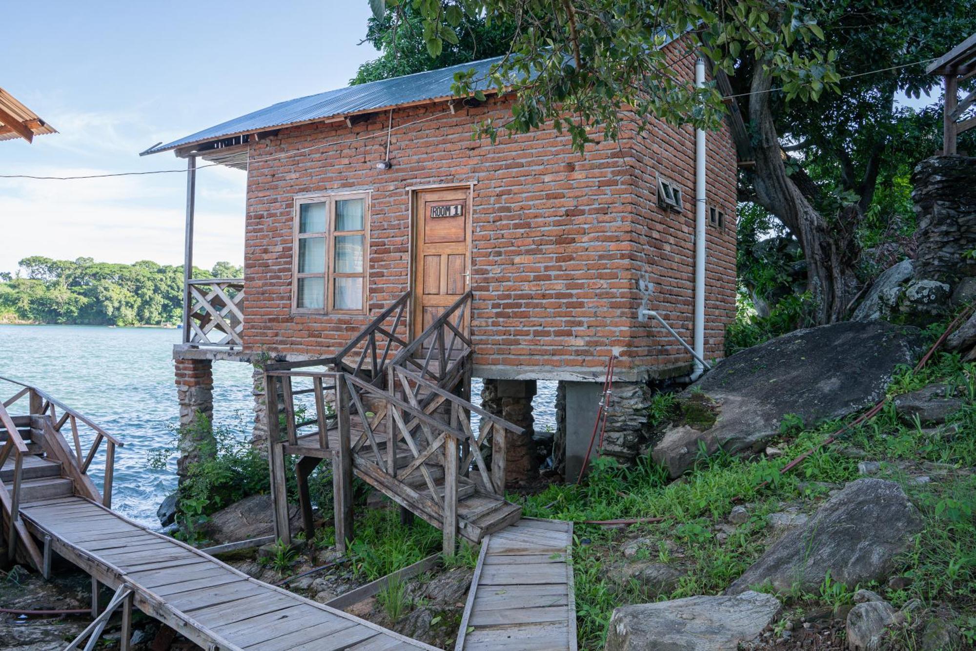 Soul Rebel Lodge & Backpackers Nkhata Bay Экстерьер фото